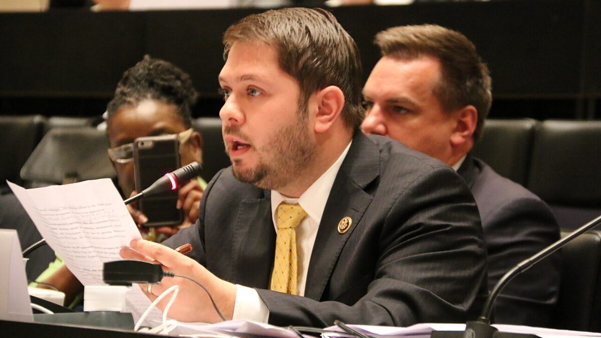 A Veteran Journalist Said This Key Democrat Has One ‘Political Death Wish’